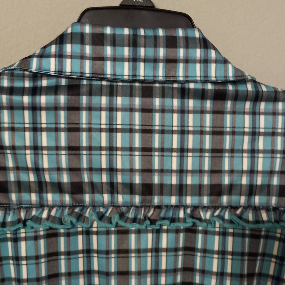 Caren Sport 2X Capped Sleeve Button Front Ruffle Stretch Plaid Top - Picture 6 of 10